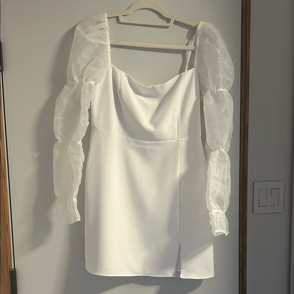 Park & Fifth White Long Sleeve Dress